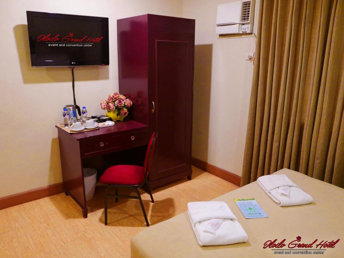 Iloilo Grand Hotel Esterno foto