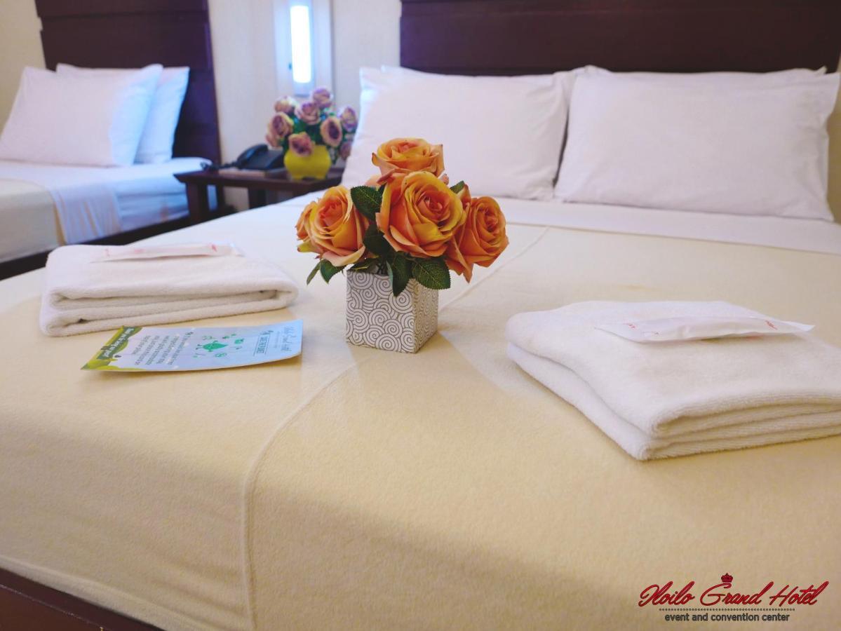Iloilo Grand Hotel Esterno foto
